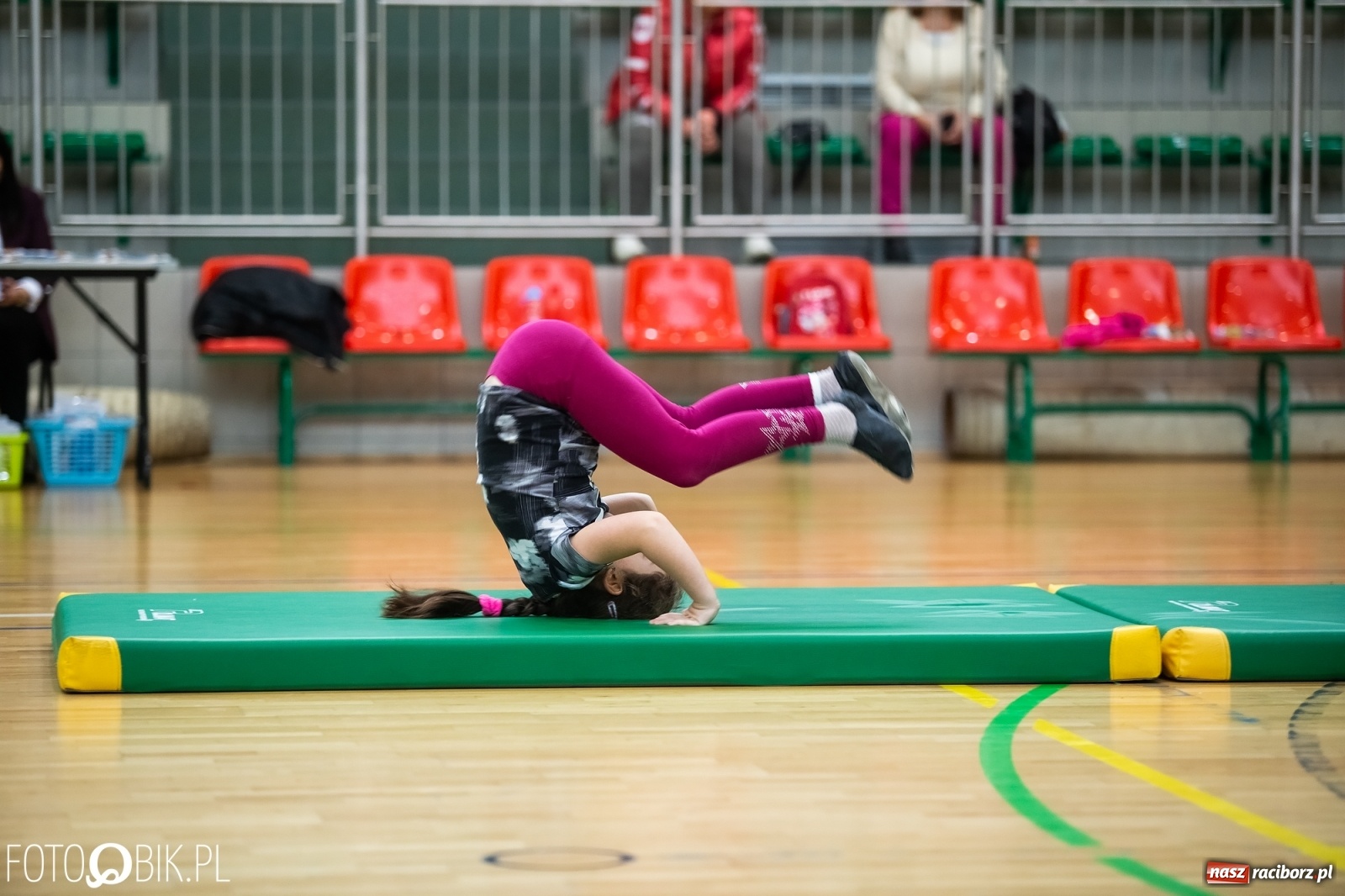 Zdjęcie w galerii na portalu naszraciborz.pl: Maraton Akrobatyczny w Arenie Rafako wiadomości z regionu