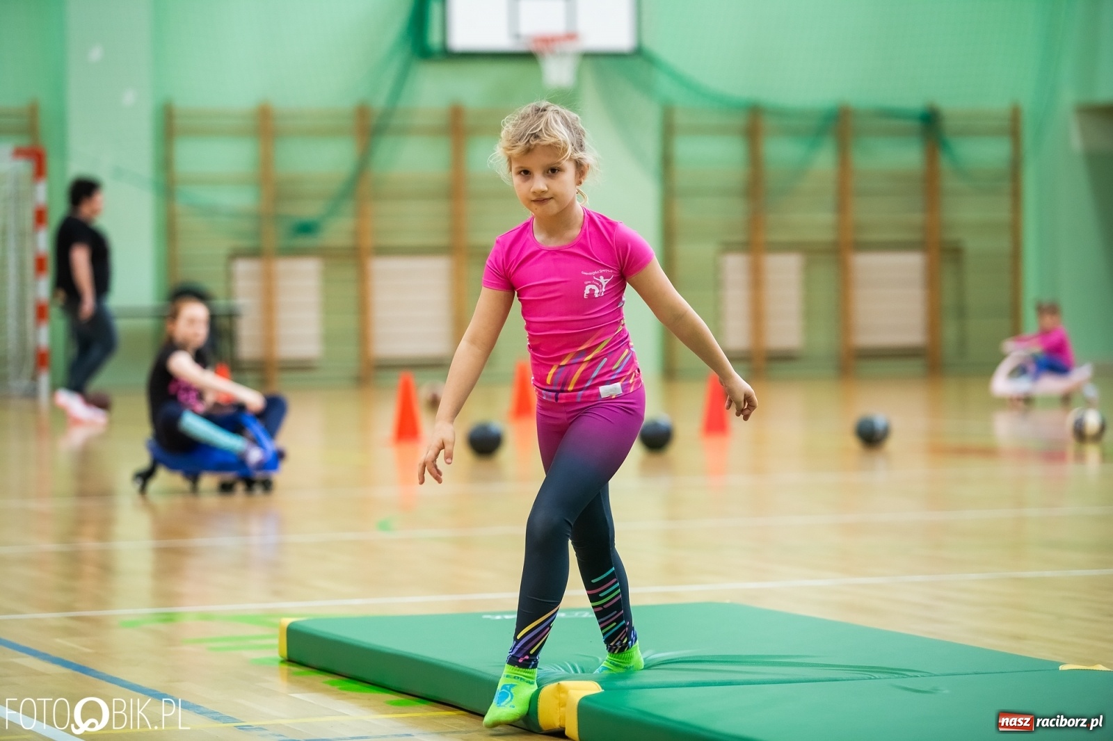 Zdjęcie w galerii na portalu naszraciborz.pl: Maraton Akrobatyczny w Arenie Rafako wiadomości z regionu