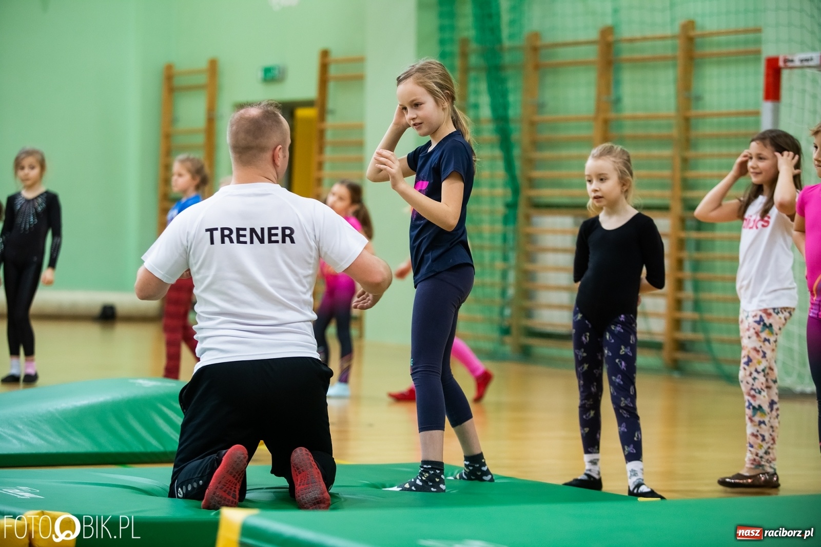Zdjęcie w galerii na portalu naszraciborz.pl: Maraton Akrobatyczny w Arenie Rafako wiadomości z regionu
