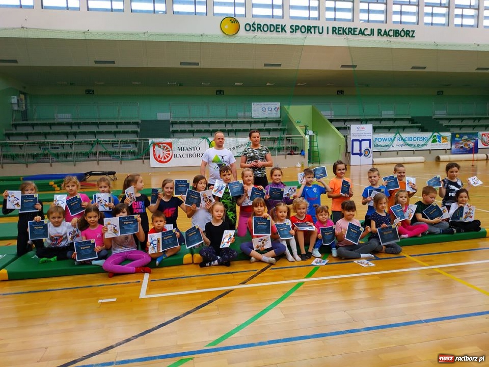 Zdjęcie w galerii na portalu naszraciborz.pl: Maraton Akrobatyczny w Arenie Rafako wiadomości z regionu