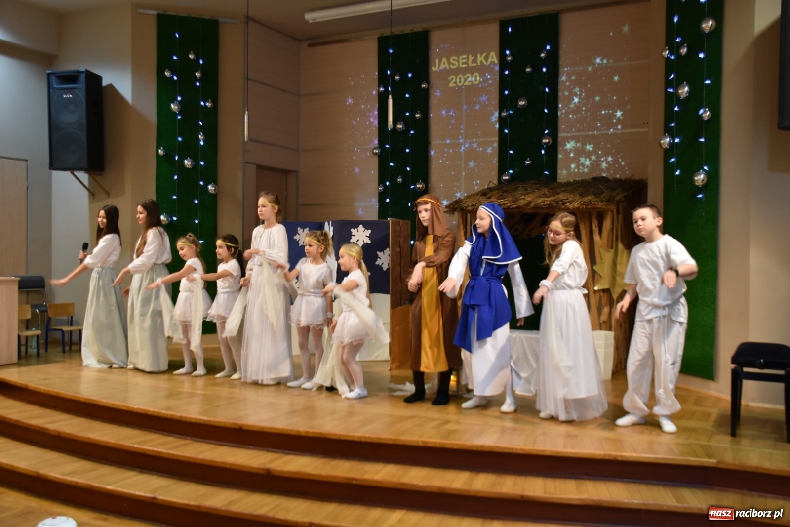 Zdjęcie w galerii na portalu naszraciborz.pl: Bóg się rodzi... Przegląd przedstawień bożonarodzeniowych  wiadomości z regionu