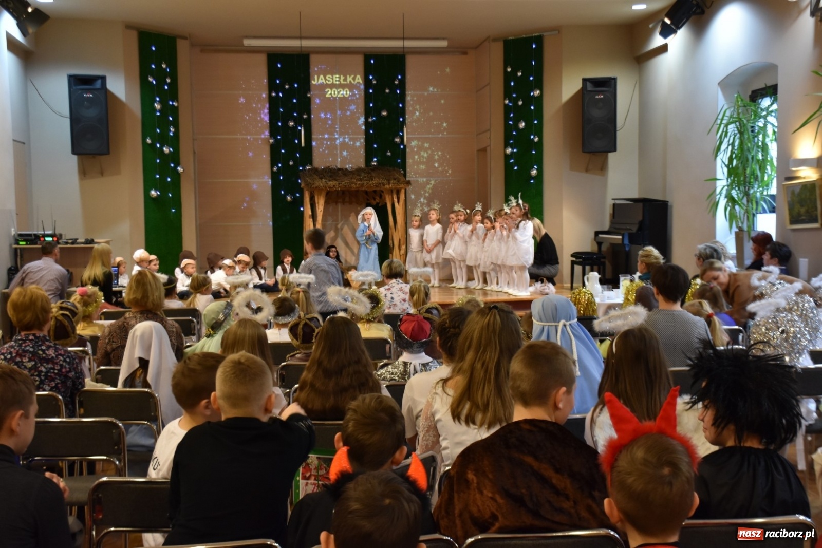 Zdjęcie w galerii na portalu naszraciborz.pl: Bóg się rodzi... Przegląd przedstawień bożonarodzeniowych  wiadomości z regionu