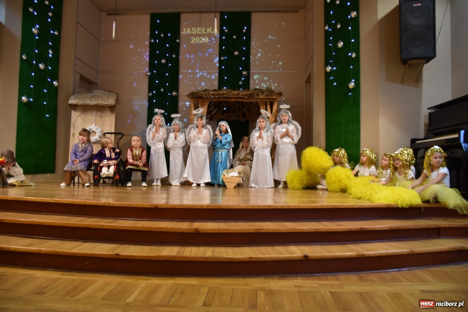 Zdjęcie w galerii na portalu naszraciborz.pl: Bóg się rodzi... Przegląd przedstawień bożonarodzeniowych  wiadomości z regionu