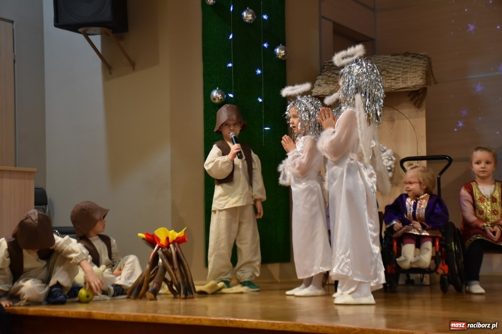 Zdjęcie w galerii na portalu naszraciborz.pl: Bóg się rodzi... Przegląd przedstawień bożonarodzeniowych  wiadomości z regionu