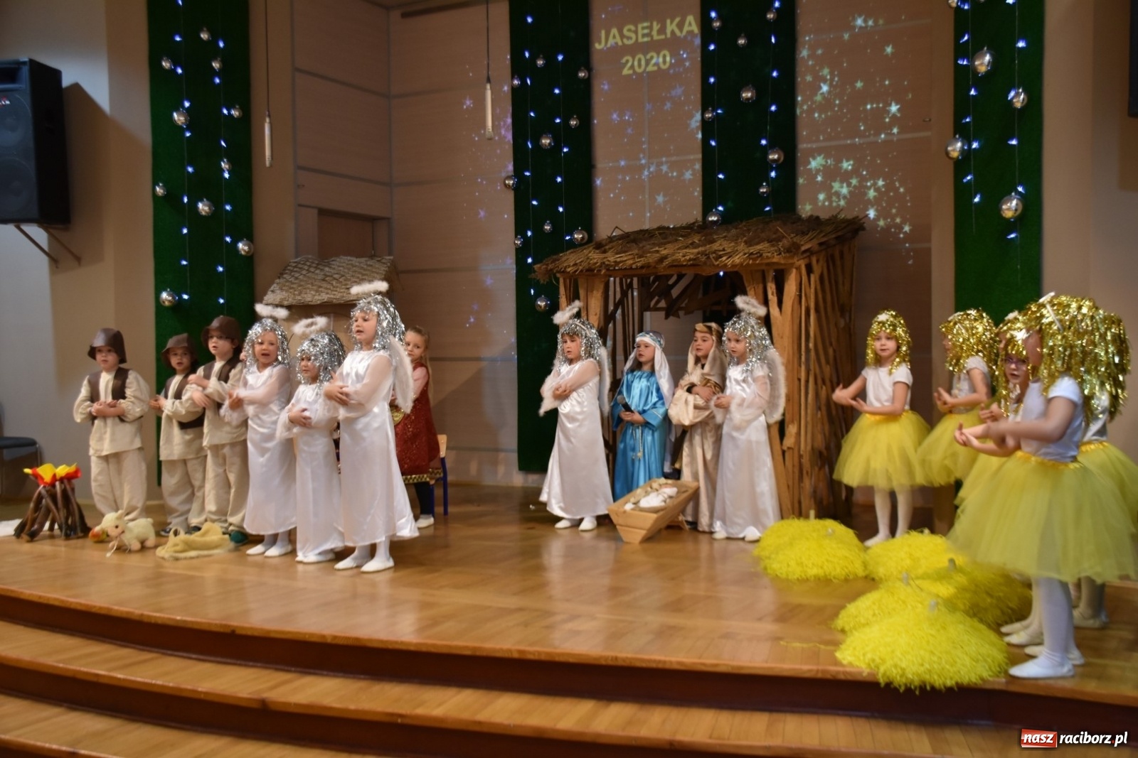 Zdjęcie w galerii na portalu naszraciborz.pl: Bóg się rodzi... Przegląd przedstawień bożonarodzeniowych  wiadomości z regionu