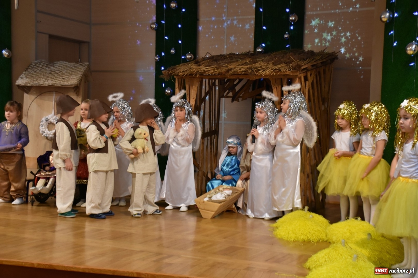 Zdjęcie w galerii na portalu naszraciborz.pl: Bóg się rodzi... Przegląd przedstawień bożonarodzeniowych  wiadomości z regionu