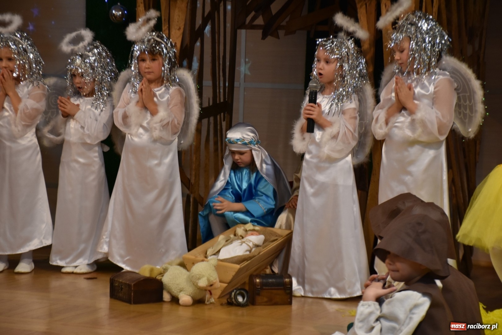 Zdjęcie w galerii na portalu naszraciborz.pl: Bóg się rodzi... Przegląd przedstawień bożonarodzeniowych  wiadomości z regionu