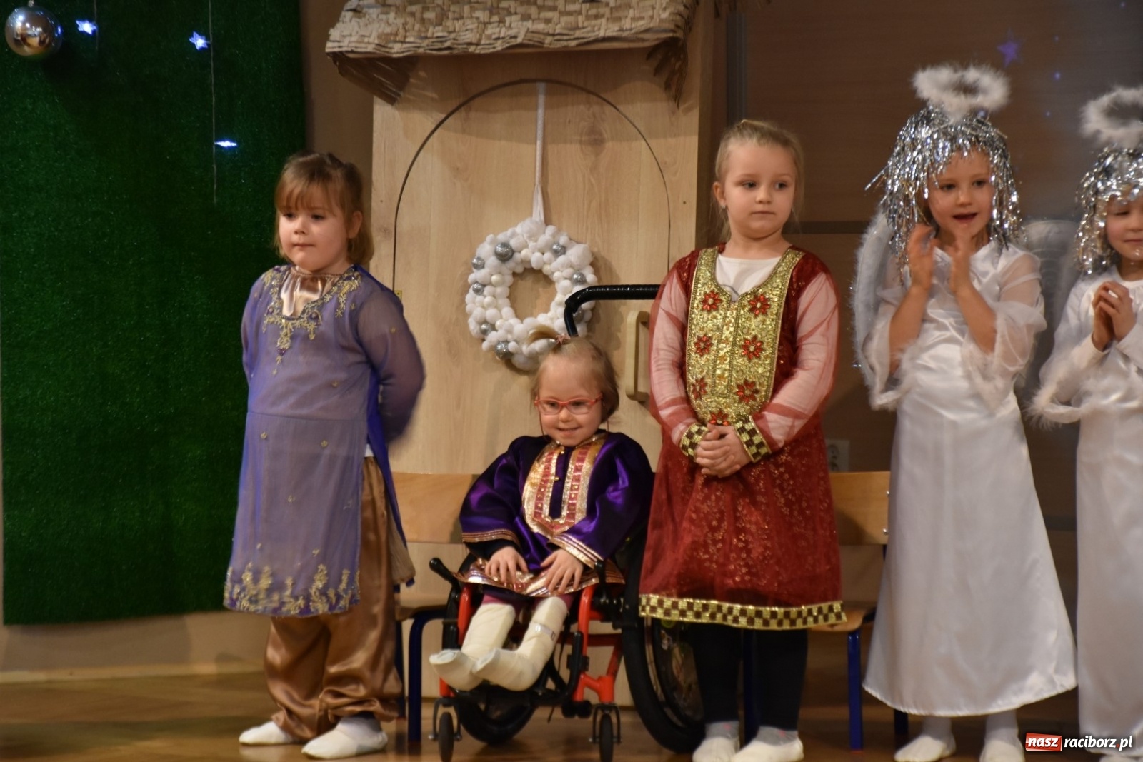 Zdjęcie w galerii na portalu naszraciborz.pl: Bóg się rodzi... Przegląd przedstawień bożonarodzeniowych  wiadomości z regionu