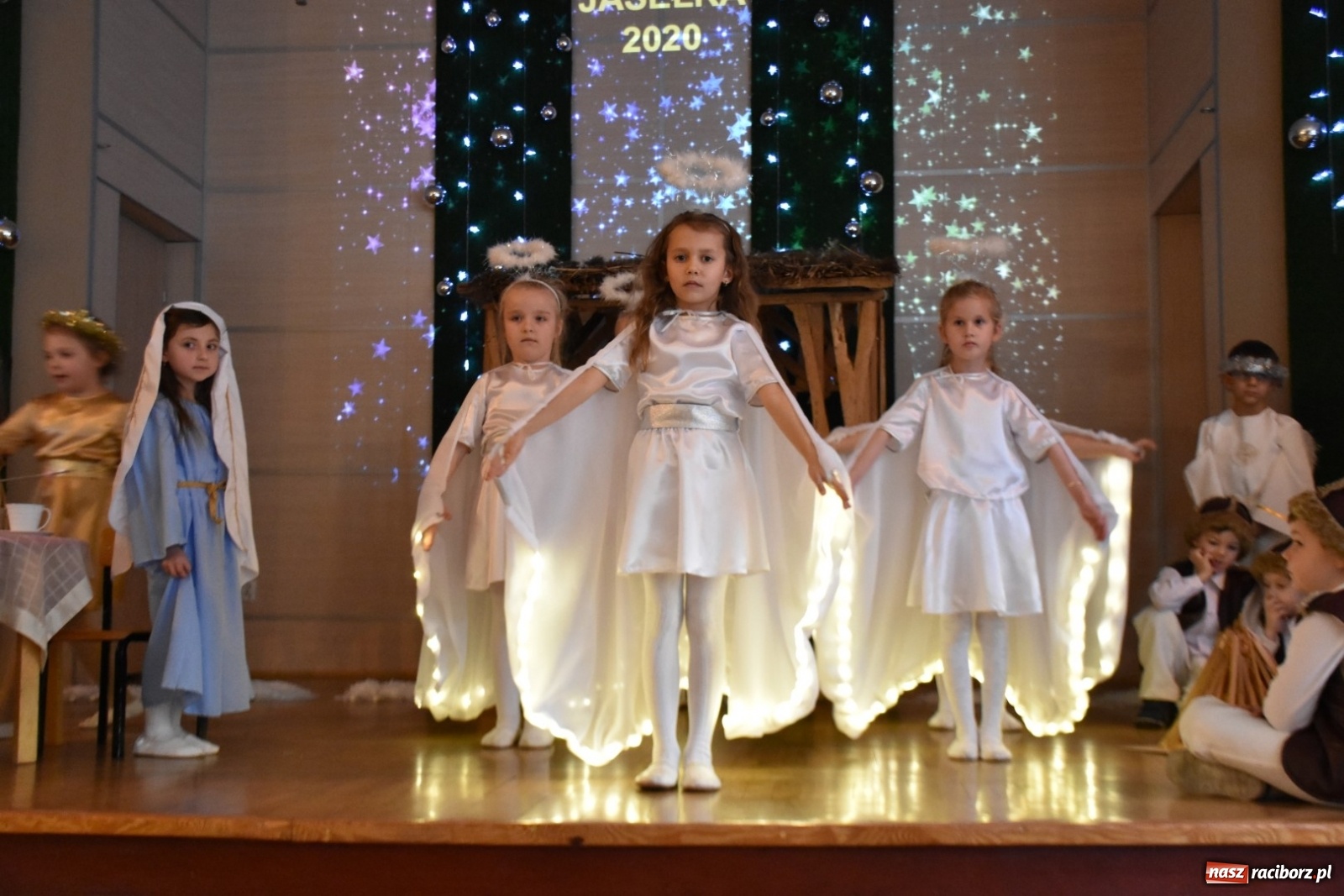 Zdjęcie w galerii na portalu naszraciborz.pl: Bóg się rodzi... Przegląd przedstawień bożonarodzeniowych  wiadomości z regionu