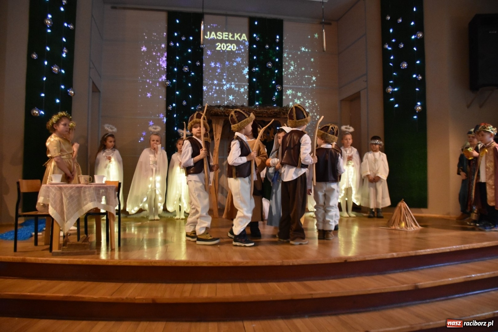 Zdjęcie w galerii na portalu naszraciborz.pl: Bóg się rodzi... Przegląd przedstawień bożonarodzeniowych  wiadomości z regionu