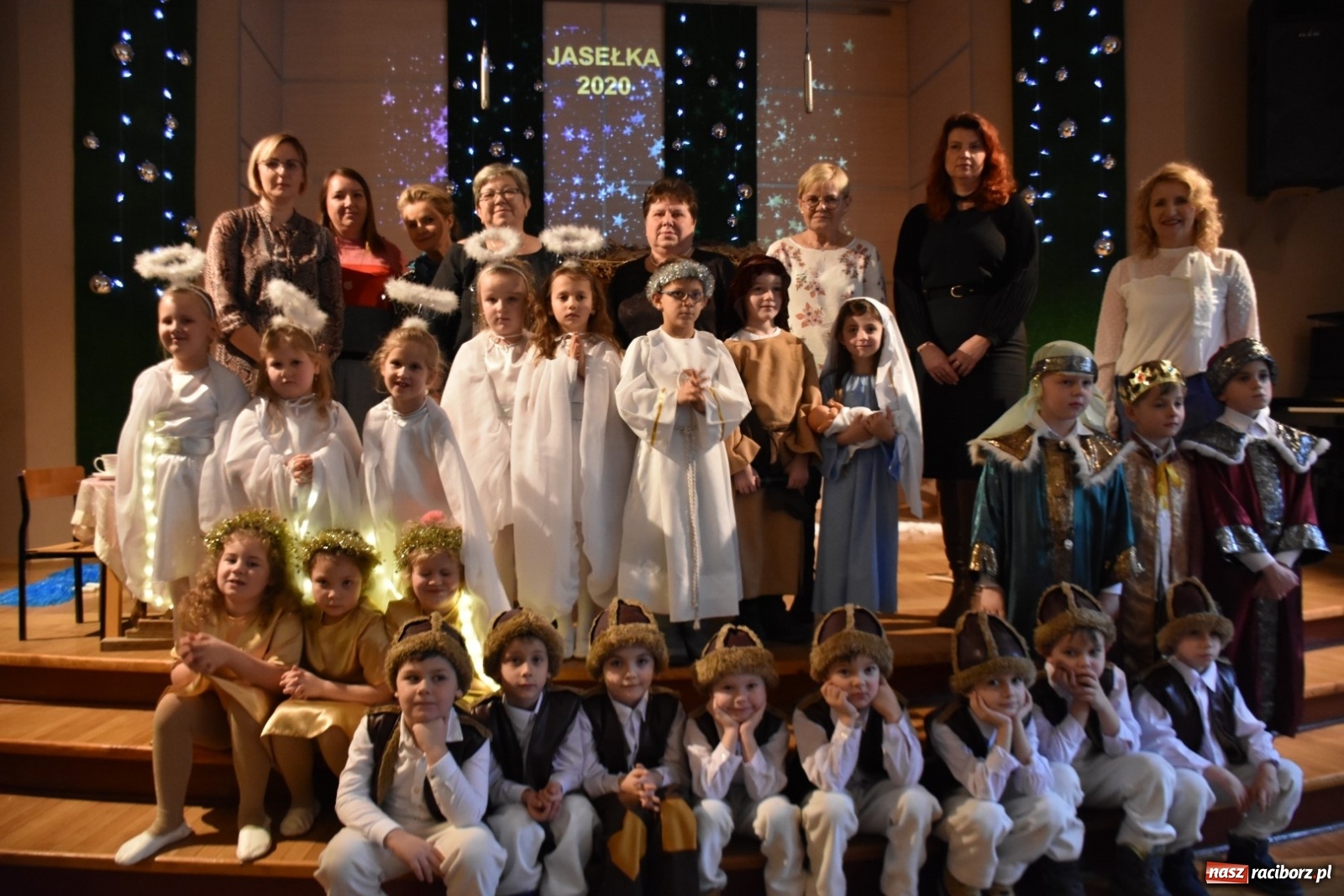 Zdjęcie w galerii na portalu naszraciborz.pl: Bóg się rodzi... Przegląd przedstawień bożonarodzeniowych  wiadomości z regionu