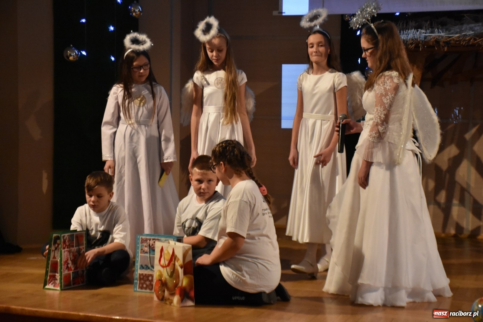 Zdjęcie w galerii na portalu naszraciborz.pl: Bóg się rodzi... Przegląd przedstawień bożonarodzeniowych  wiadomości z regionu