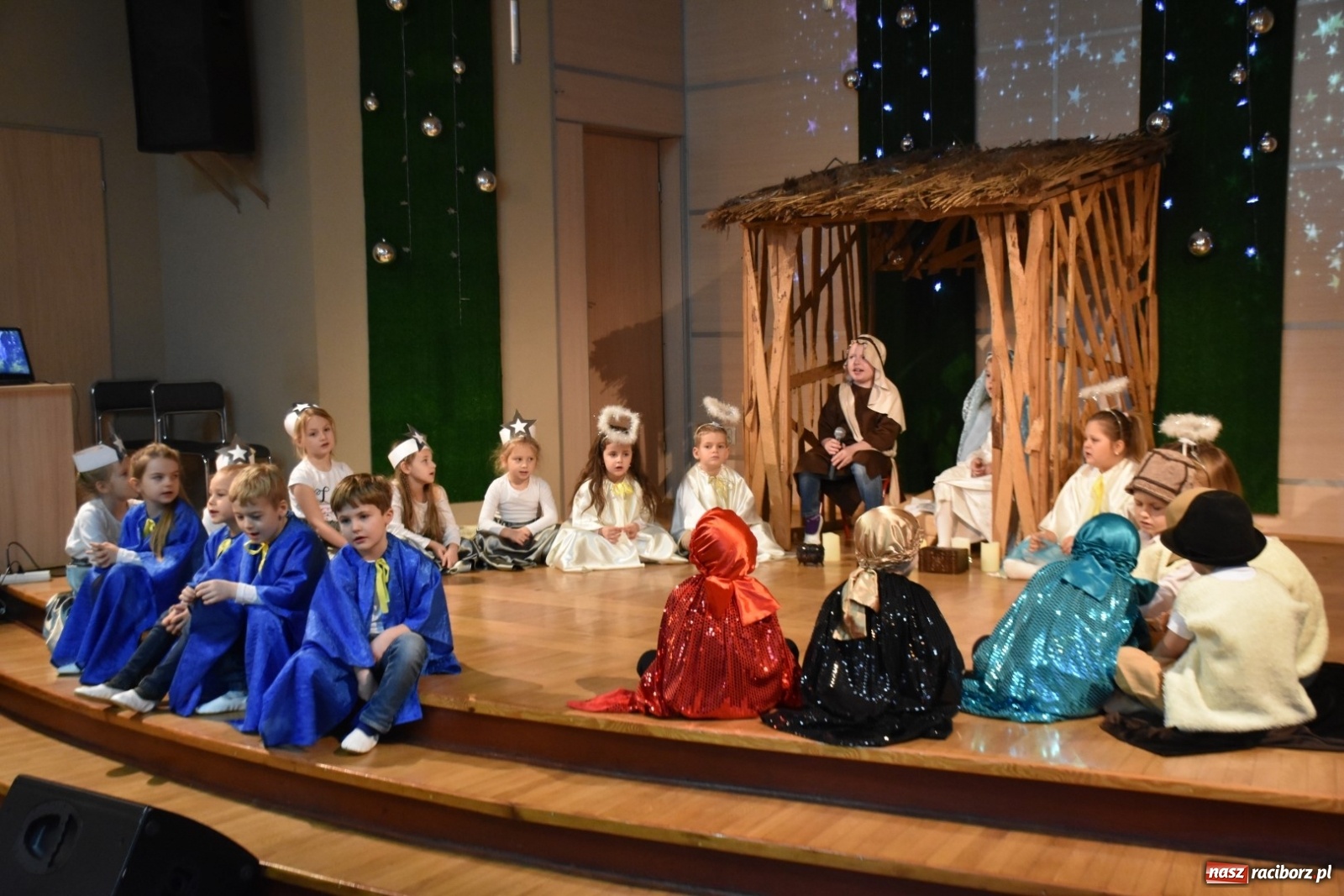 Zdjęcie w galerii na portalu naszraciborz.pl: Bóg się rodzi... Przegląd przedstawień bożonarodzeniowych  wiadomości z regionu