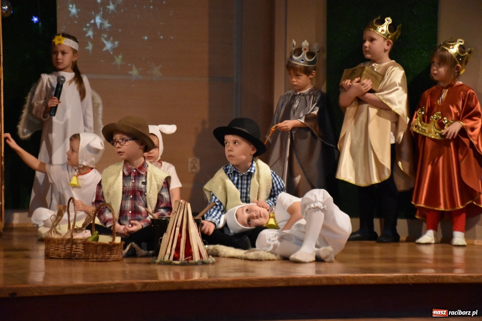 Zdjęcie w galerii na portalu naszraciborz.pl: Bóg się rodzi... Przegląd przedstawień bożonarodzeniowych  wiadomości z regionu