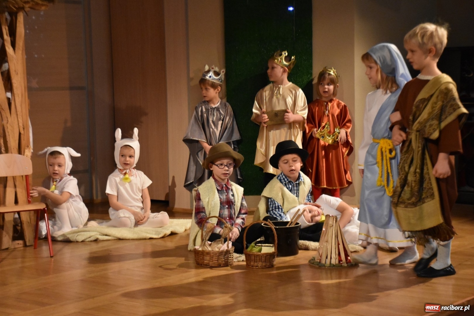 Zdjęcie w galerii na portalu naszraciborz.pl: Bóg się rodzi... Przegląd przedstawień bożonarodzeniowych  wiadomości z regionu
