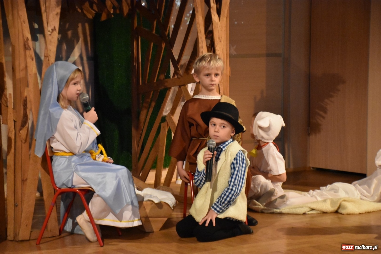 Zdjęcie w galerii na portalu naszraciborz.pl: Bóg się rodzi... Przegląd przedstawień bożonarodzeniowych  wiadomości z regionu