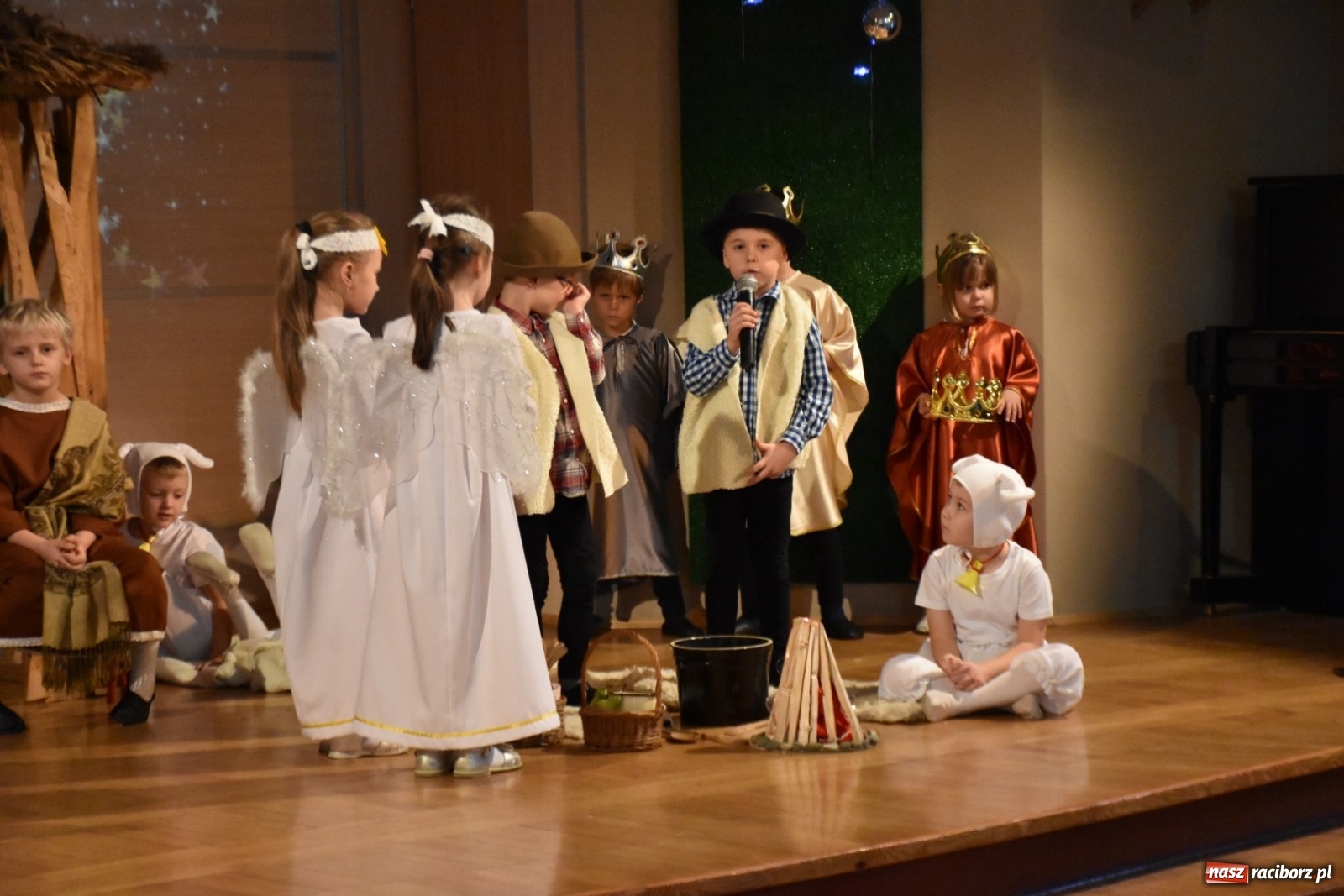 Zdjęcie w galerii na portalu naszraciborz.pl: Bóg się rodzi... Przegląd przedstawień bożonarodzeniowych  wiadomości z regionu