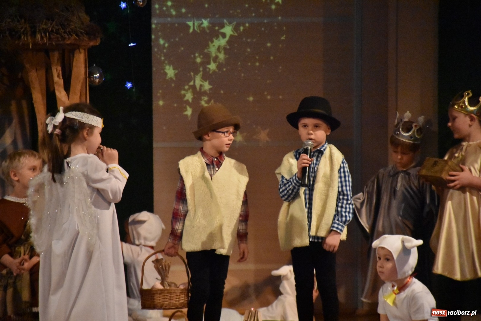 Zdjęcie w galerii na portalu naszraciborz.pl: Bóg się rodzi... Przegląd przedstawień bożonarodzeniowych  wiadomości z regionu