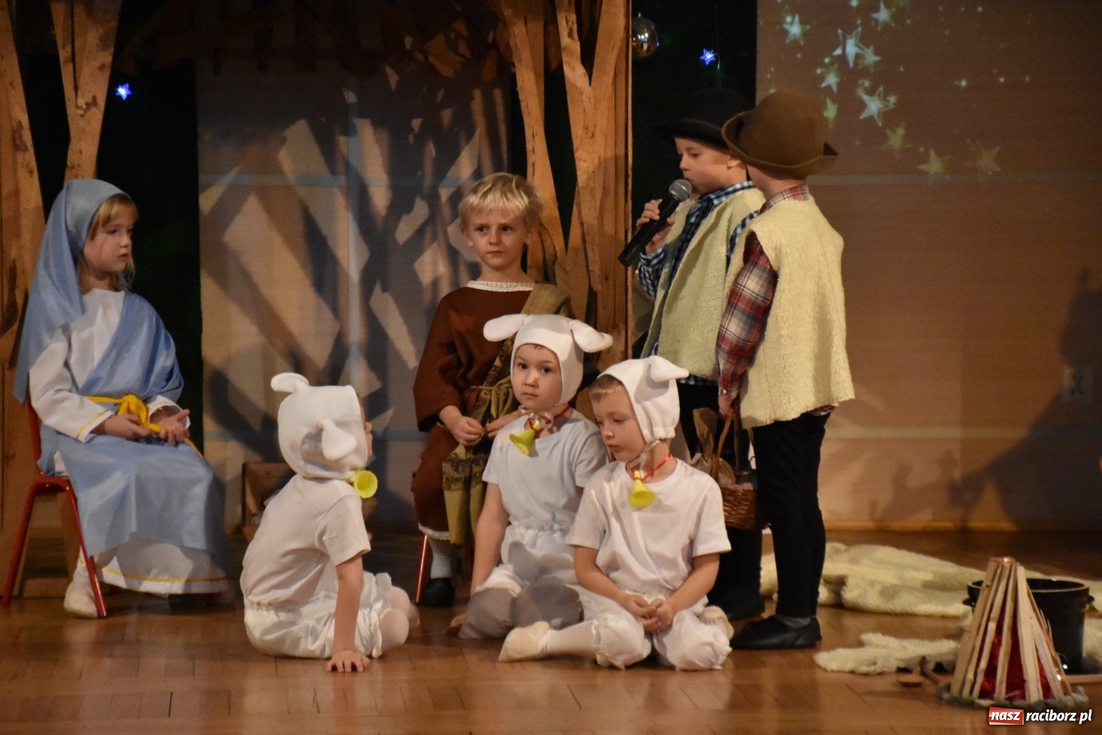 Zdjęcie w galerii na portalu naszraciborz.pl: Bóg się rodzi... Przegląd przedstawień bożonarodzeniowych  wiadomości z regionu