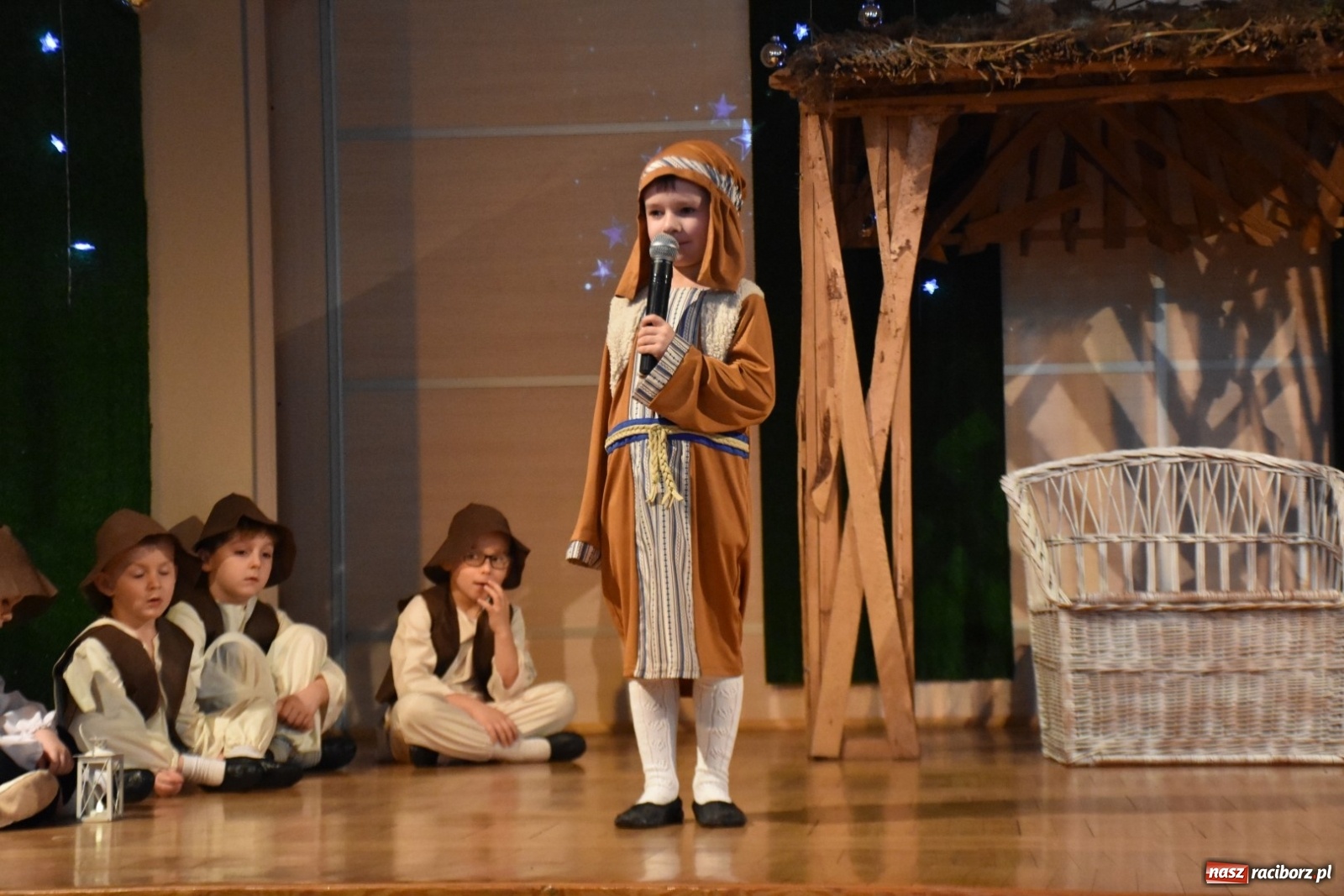 Zdjęcie w galerii na portalu naszraciborz.pl: Bóg się rodzi... Przegląd przedstawień bożonarodzeniowych  wiadomości z regionu