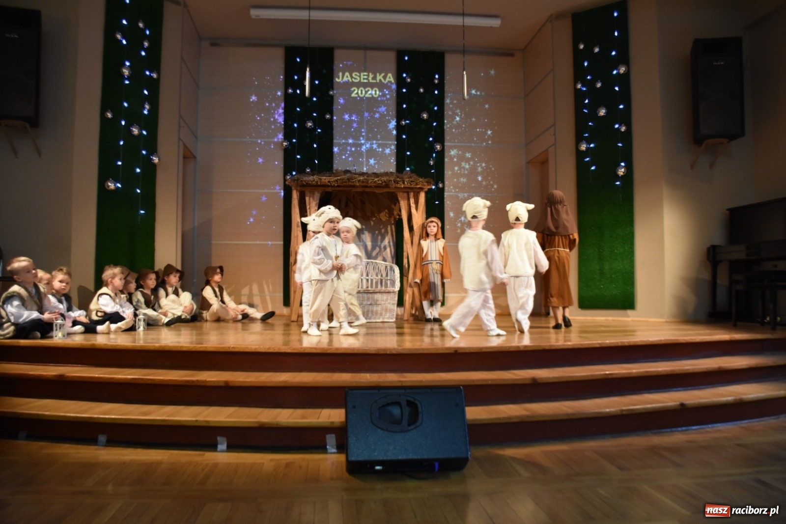 Zdjęcie w galerii na portalu naszraciborz.pl: Bóg się rodzi... Przegląd przedstawień bożonarodzeniowych  wiadomości z regionu