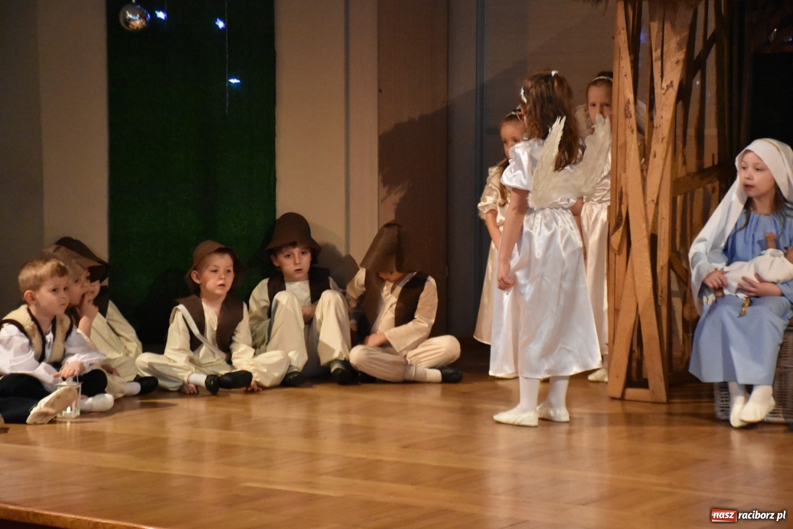 Zdjęcie w galerii na portalu naszraciborz.pl: Bóg się rodzi... Przegląd przedstawień bożonarodzeniowych  wiadomości z regionu