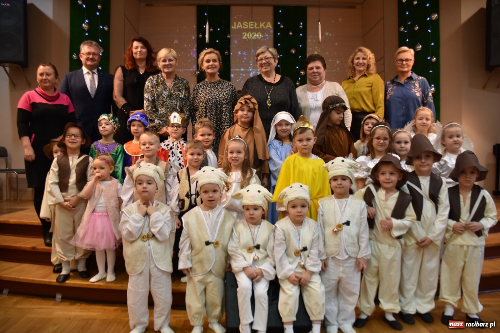 Zdjęcie w galerii na portalu naszraciborz.pl: Bóg się rodzi... Przegląd przedstawień bożonarodzeniowych  wiadomości z regionu