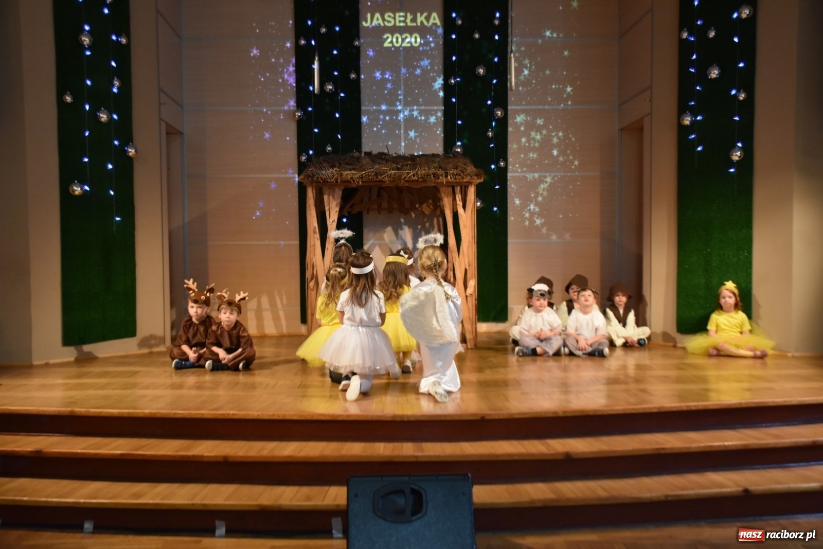 Zdjęcie w galerii na portalu naszraciborz.pl: Bóg się rodzi... Przegląd przedstawień bożonarodzeniowych  wiadomości z regionu