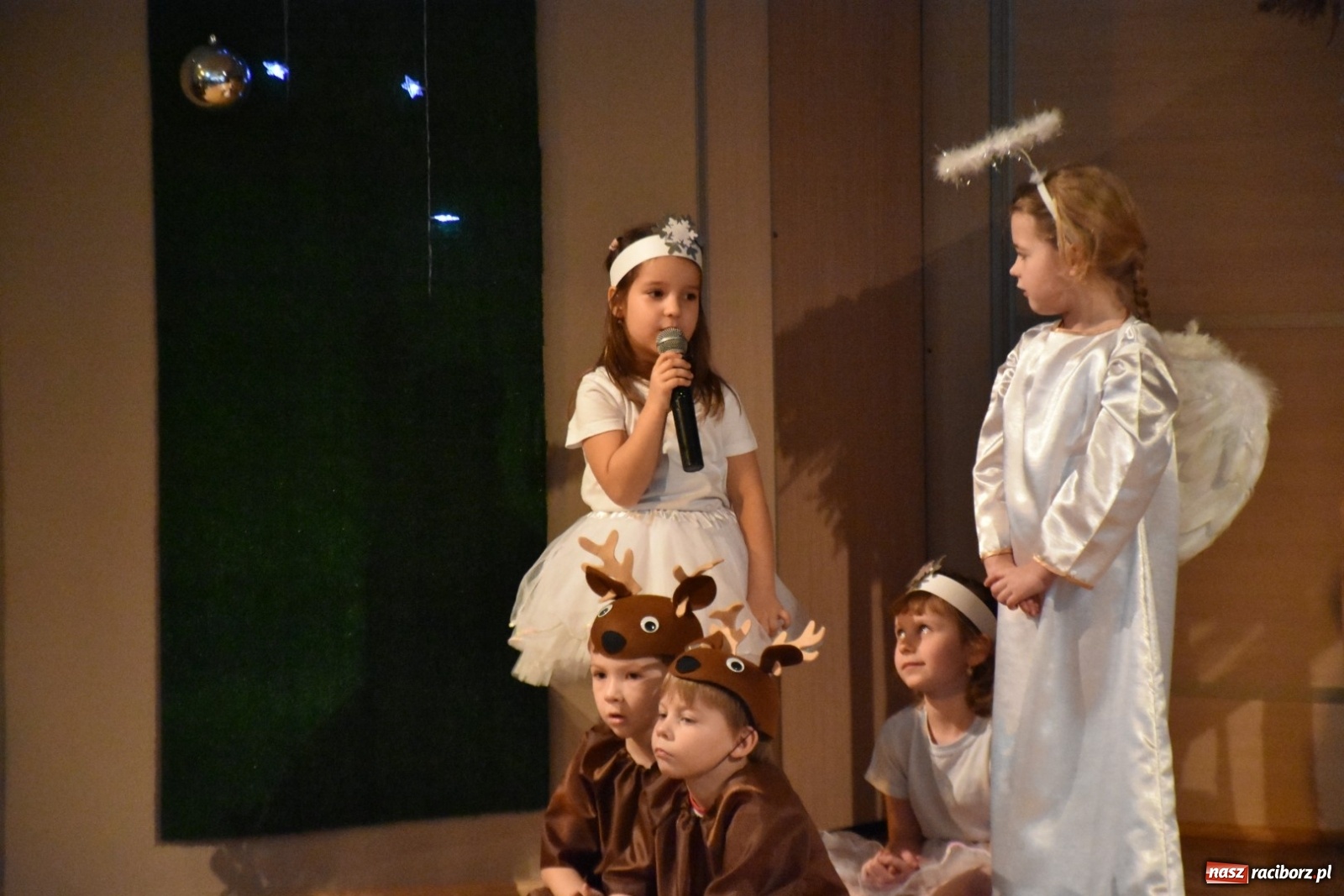 Zdjęcie w galerii na portalu naszraciborz.pl: Bóg się rodzi... Przegląd przedstawień bożonarodzeniowych  wiadomości z regionu