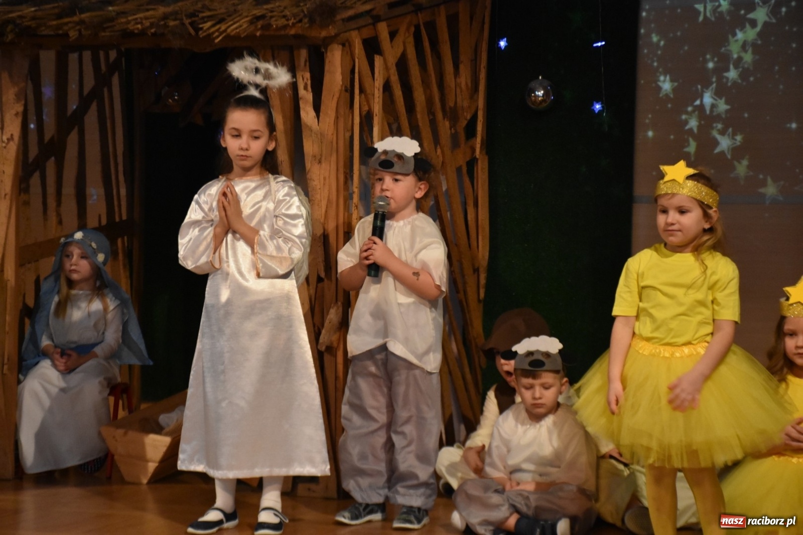 Zdjęcie w galerii na portalu naszraciborz.pl: Bóg się rodzi... Przegląd przedstawień bożonarodzeniowych  wiadomości z regionu