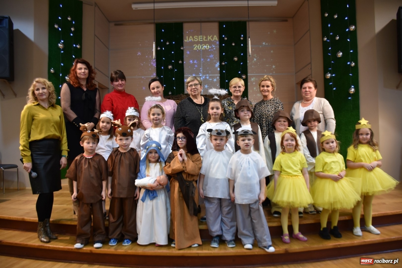 Zdjęcie w galerii na portalu naszraciborz.pl: Bóg się rodzi... Przegląd przedstawień bożonarodzeniowych  wiadomości z regionu