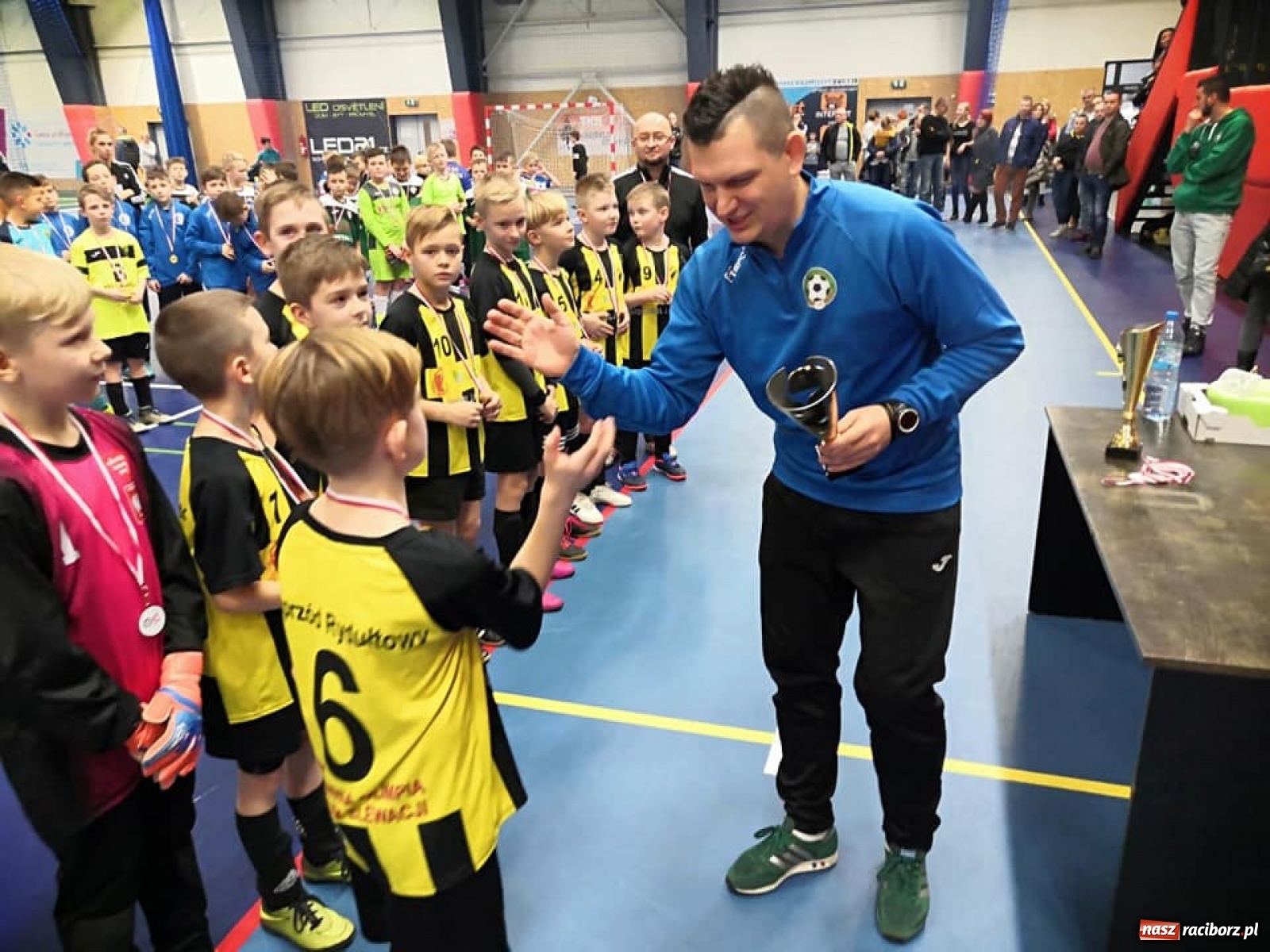 Zdjęcie w galerii na portalu naszraciborz.pl: LKS Tworków gościnny, MFK Karvina najlepsza [FOTO] wiadomości z regionu
