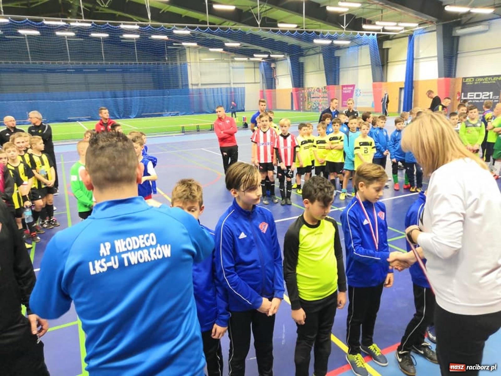 Zdjęcie w galerii na portalu naszraciborz.pl: LKS Tworków gościnny, MFK Karvina najlepsza [FOTO] wiadomości z regionu