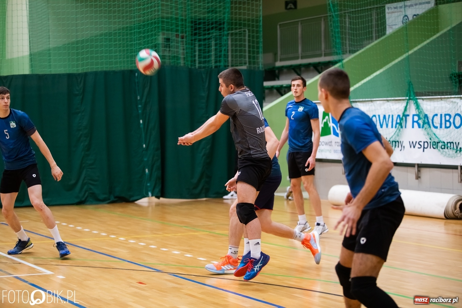 Zdjęcie w galerii na portalu naszraciborz.pl: Akademickie Mistrzostwa Śląska w siatkówce w Arenie Rafako wiadomości z regionu