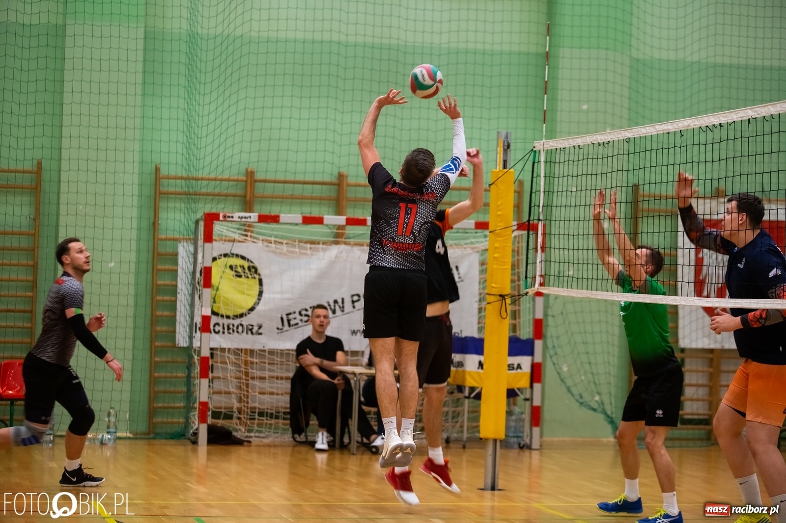 Zdjęcie w galerii na portalu naszraciborz.pl: Akademickie Mistrzostwa Śląska w siatkówce w Arenie Rafako wiadomości z regionu