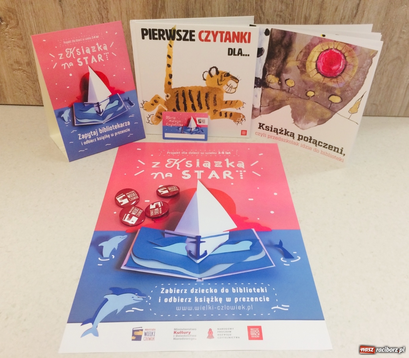 Zdjęcie w galerii na portalu naszraciborz.pl: Raciborska biblioteka rozdaje bezpłatne wyprawki czytelnicze wiadomości z regionu