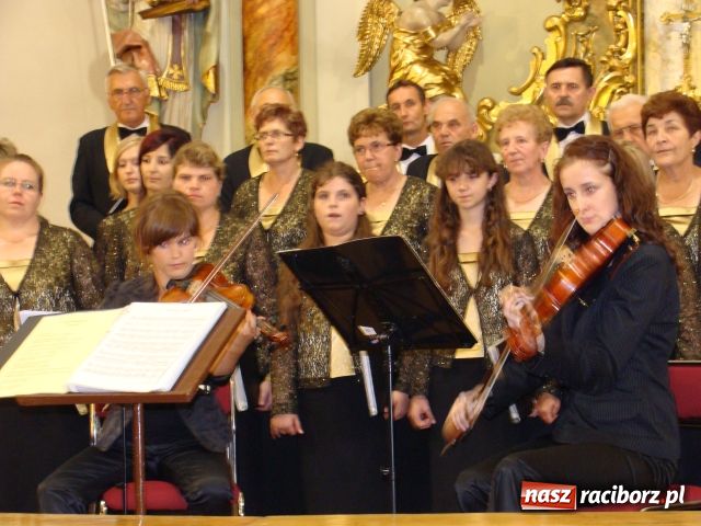 Zdjęcie w galerii na portalu naszraciborz.pl: Dziękowali za 25 lat wspólnego śpiewania wiadomości z regionu