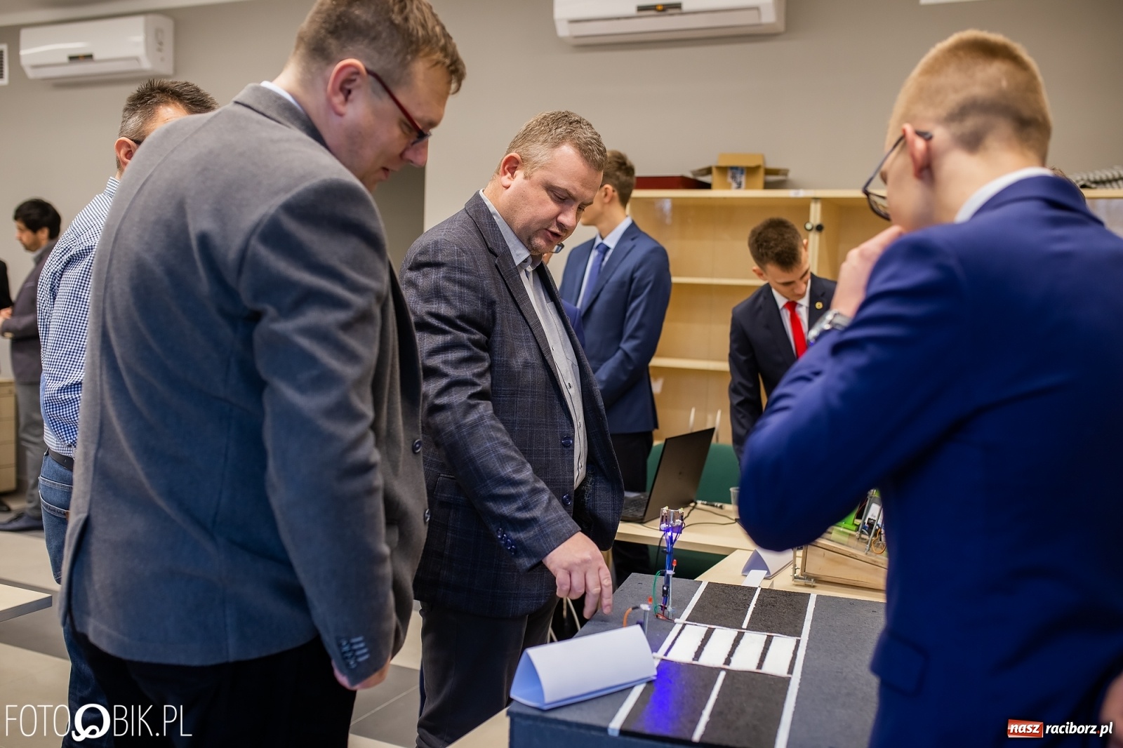 Zdjęcie w galerii na portalu naszraciborz.pl: Studenci Automatyki i Robotyki zaprezentowali swe prace inżynierskie [FOTO i WIDEO] wiadomości z regionu