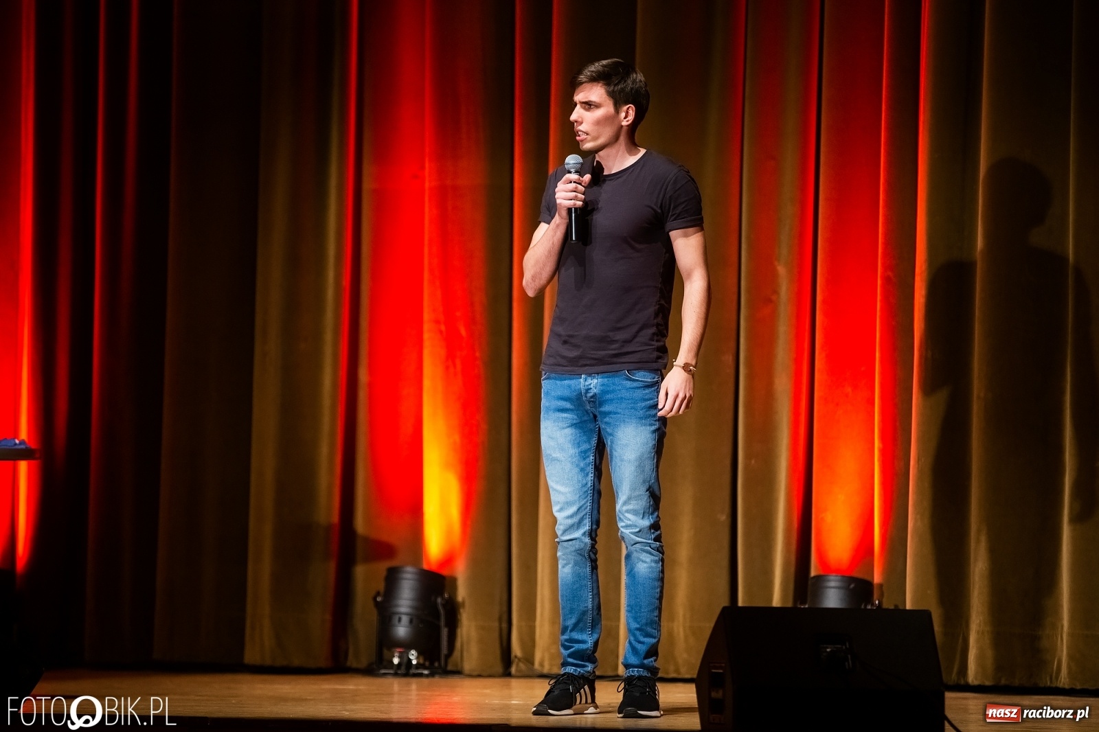 Zdjęcie w galerii na portalu naszraciborz.pl: Mateusz Socha z premierowym programem w Raciborskim Centrum Kultury wiadomości z regionu