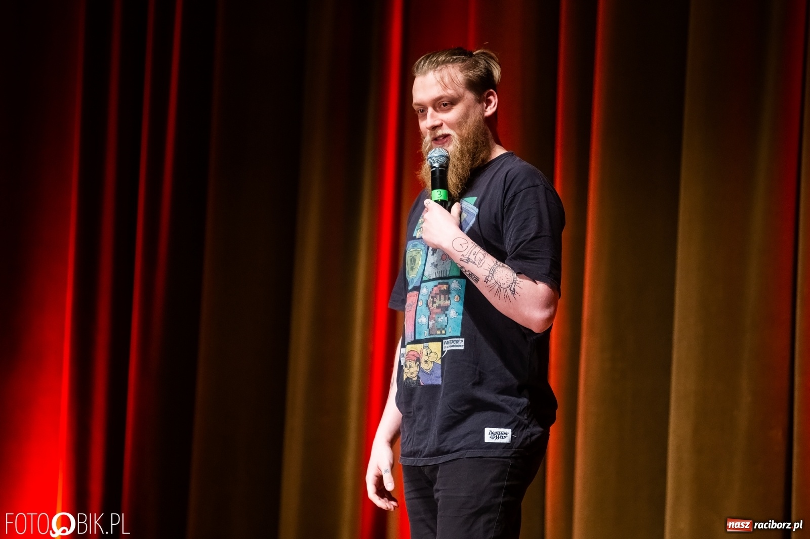 Zdjęcie w galerii na portalu naszraciborz.pl: Mateusz Socha z premierowym programem w Raciborskim Centrum Kultury wiadomości z regionu