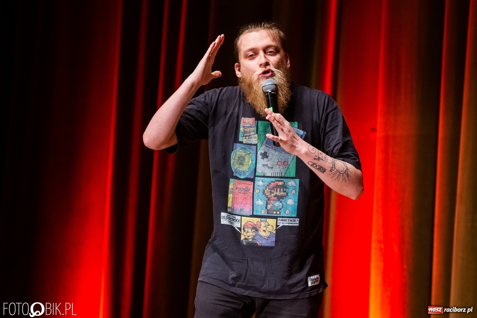 Zdjęcie w galerii na portalu naszraciborz.pl: Mateusz Socha z premierowym programem w Raciborskim Centrum Kultury wiadomości z regionu