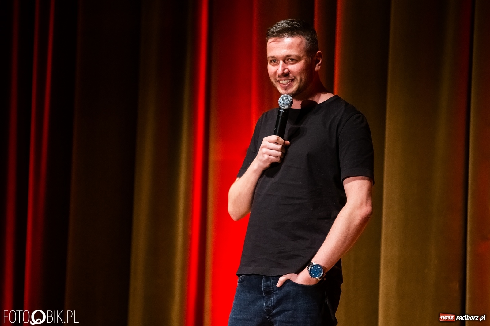 Zdjęcie w galerii na portalu naszraciborz.pl: Mateusz Socha z premierowym programem w Raciborskim Centrum Kultury wiadomości z regionu