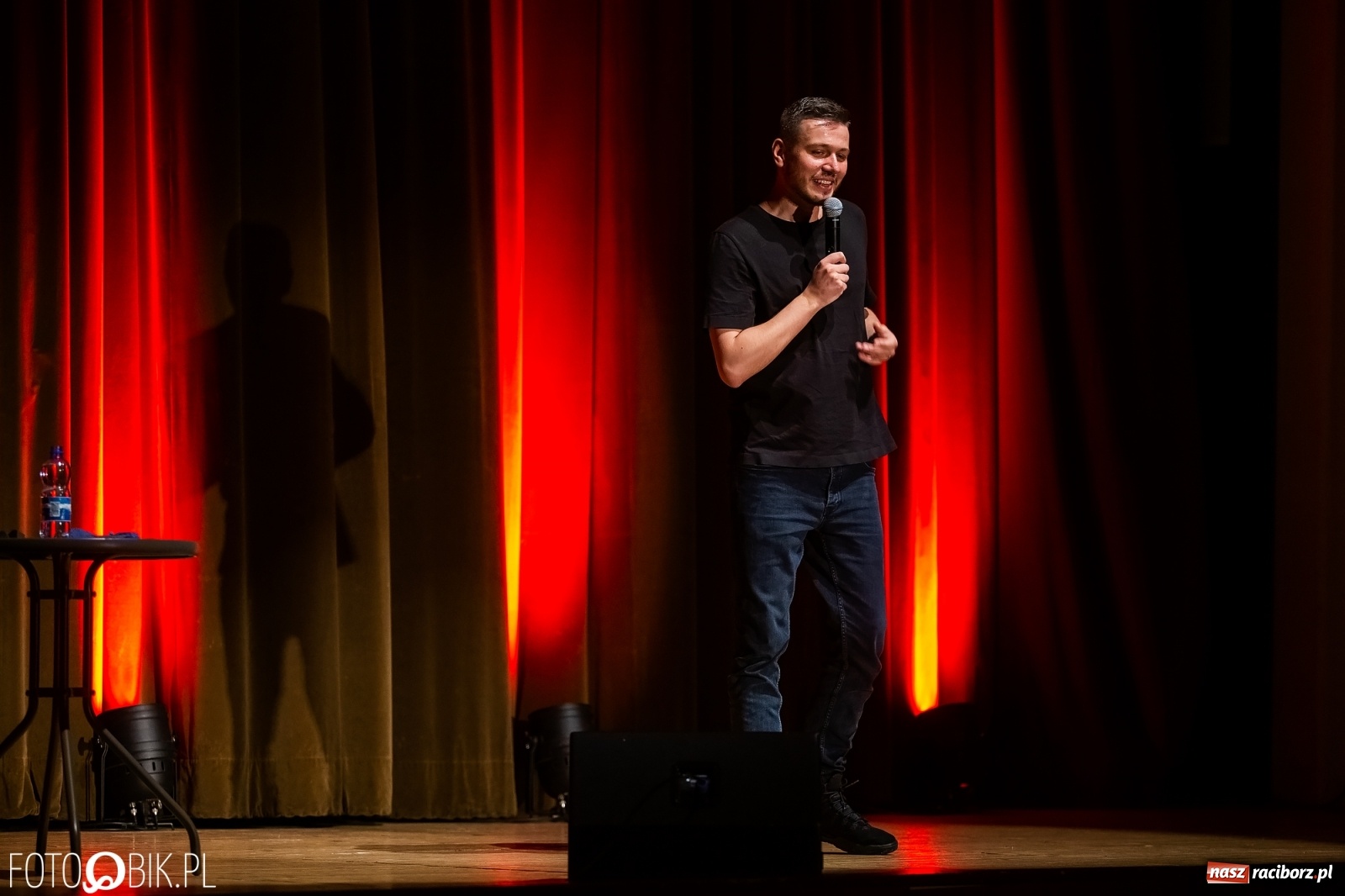 Zdjęcie w galerii na portalu naszraciborz.pl: Mateusz Socha z premierowym programem w Raciborskim Centrum Kultury wiadomości z regionu