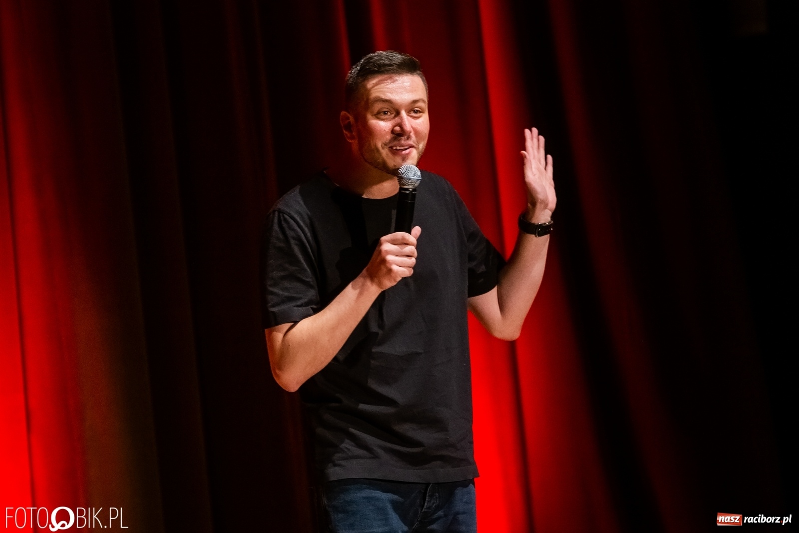 Zdjęcie w galerii na portalu naszraciborz.pl: Mateusz Socha z premierowym programem w Raciborskim Centrum Kultury wiadomości z regionu