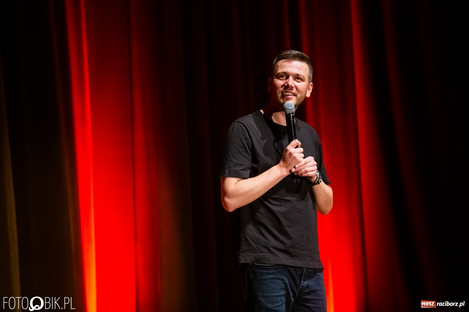 Zdjęcie w galerii na portalu naszraciborz.pl: Mateusz Socha z premierowym programem w Raciborskim Centrum Kultury wiadomości z regionu