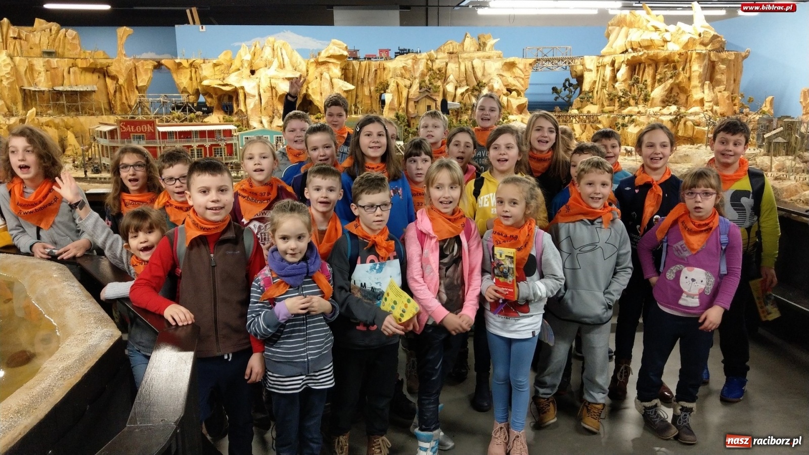 Zdjęcie w galerii na portalu naszraciborz.pl: Ferie z biblioteką: wycieczka do Kolejkowa wiadomości z regionu