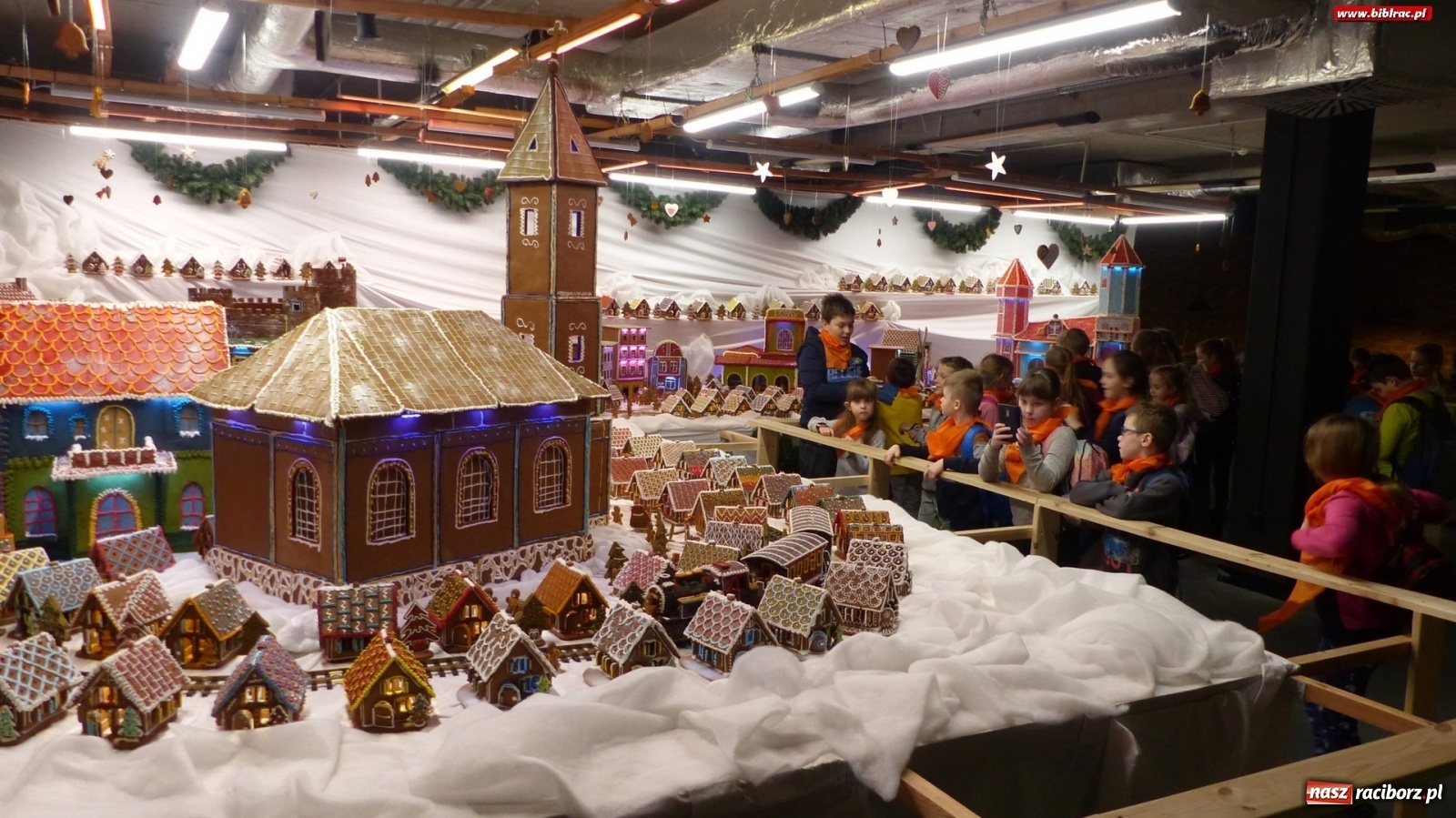 Zdjęcie w galerii na portalu naszraciborz.pl: Ferie z biblioteką: wycieczka do Kolejkowa wiadomości z regionu