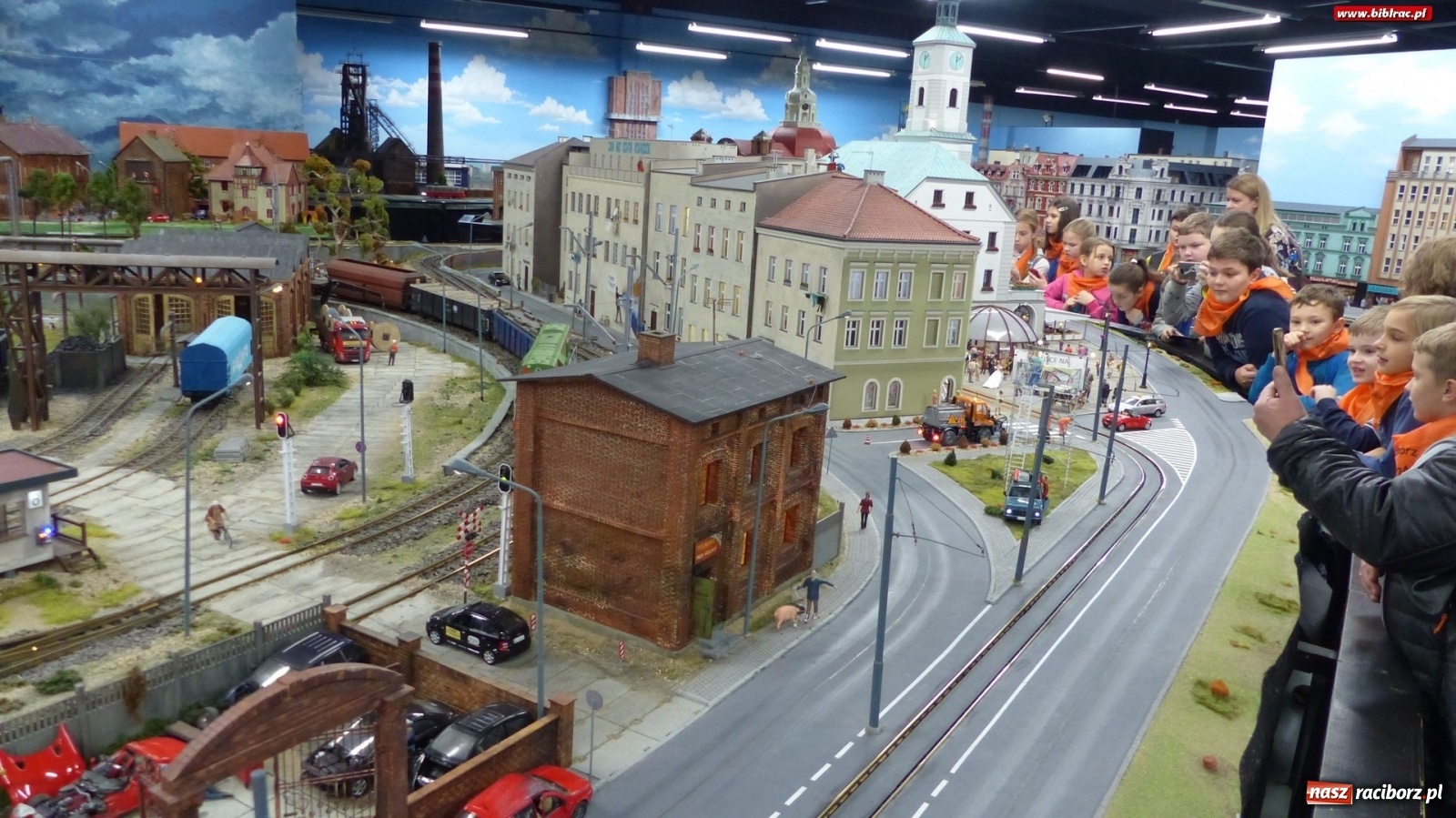 Zdjęcie w galerii na portalu naszraciborz.pl: Ferie z biblioteką: wycieczka do Kolejkowa wiadomości z regionu