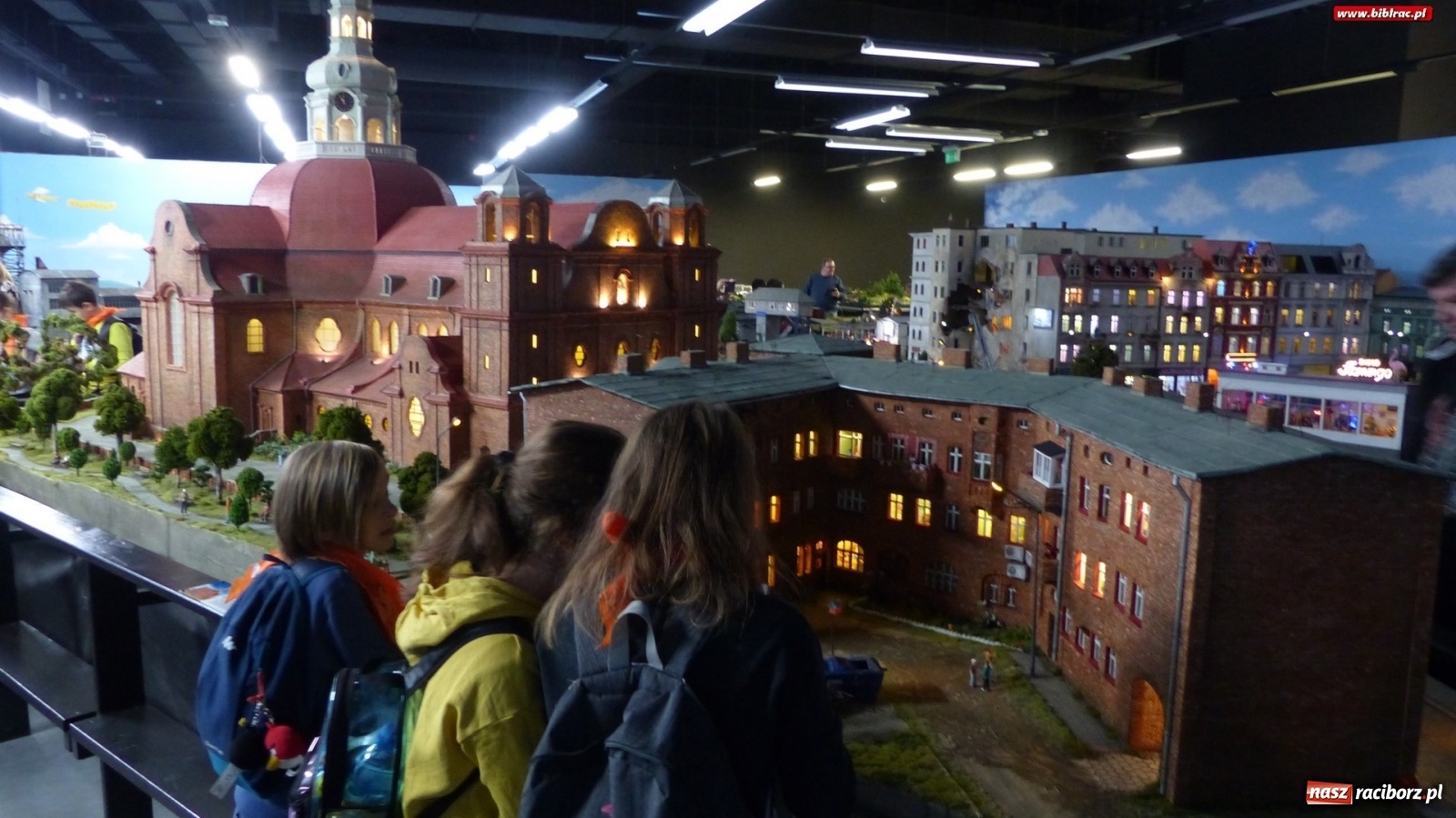 Zdjęcie w galerii na portalu naszraciborz.pl: Ferie z biblioteką: wycieczka do Kolejkowa wiadomości z regionu