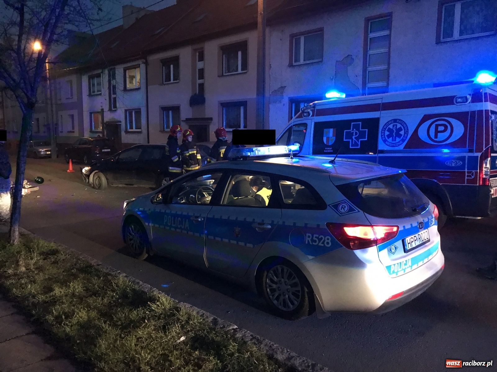 Zdjęcie w galerii na portalu naszraciborz.pl: Zderzenie renault z motocyklem na Cygarowej [FOTO] wiadomości z regionu